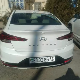 Hyundai Elantra 2019