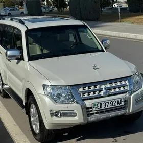 Mitsubishi Pajero 2016