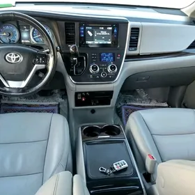 Toyota Sienna 2015