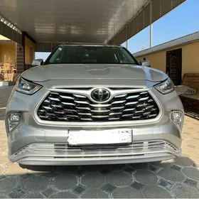 Toyota Highlander 2020