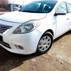 Nissan Versa 2013