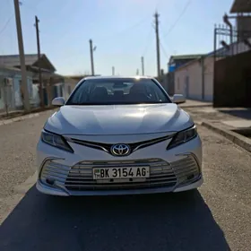 Toyota Camry 2019