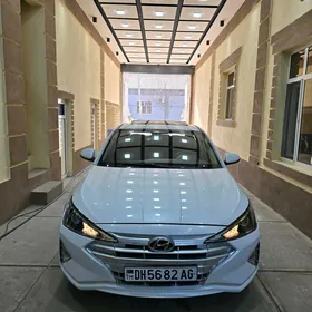 Hyundai Elantra 2020