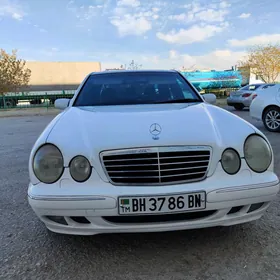 Mercedes-Benz E320 2000