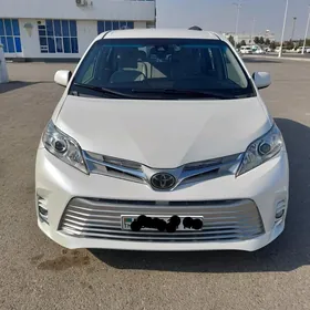 Toyota Sienna 2019