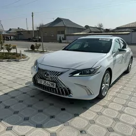 Lexus ES 350 2019