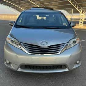 Toyota Sienna 2016