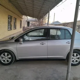 Nissan Versa 2010