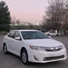 Toyota Camry 2014