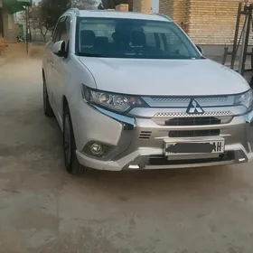 Mitsubishi Outlander 2022