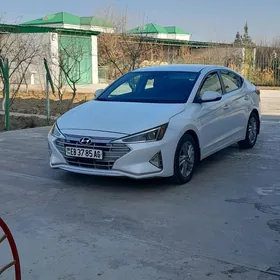 Hyundai Elantra 2020