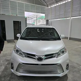 Toyota Sienna 2019