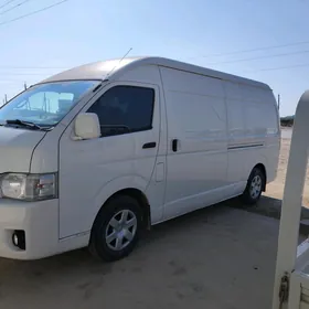 Toyota Hiace 2017