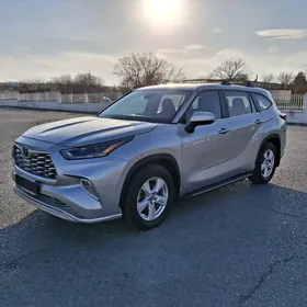 Toyota Highlander 2021