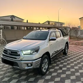 Toyota Hilux 2024