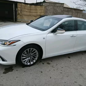 Lexus ES 350 2019