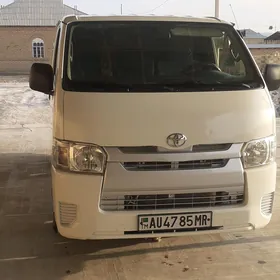 Toyota Hiace 2017