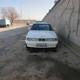 BMW 530 1990