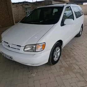 Toyota Sienna 1999