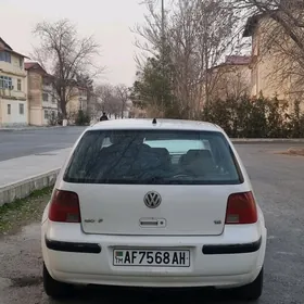 Volkswagen Golf 2000