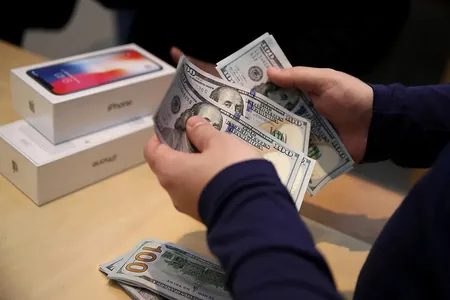 Apple достигла отметки в 1 млрд подписок и заработала на сервисах $100 млрд в 2024 году