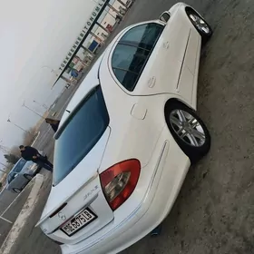 Mercedes-Benz E350 2005