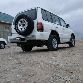 Mitsubishi Pajero 1999