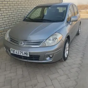 Nissan Versa 2011