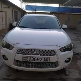 Mitsubishi Outlander 2013