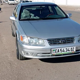 Toyota Camry 2001