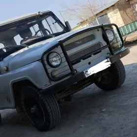 UAZ 469 2004