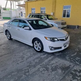 Toyota Camry 2013