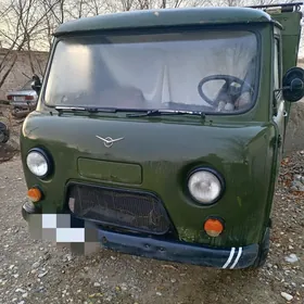 UAZ 452 1980