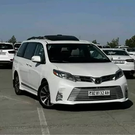 Toyota Sienna 2020