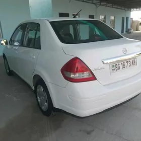 Nissan Versa 2010