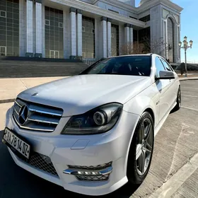 Mercedes-Benz C300 2013