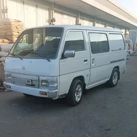 Nissan Urvan 1996