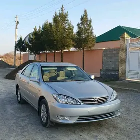 Toyota Camry 2004