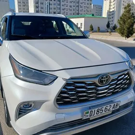 Toyota Highlander 2021