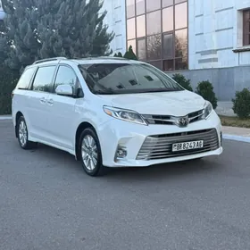 Toyota Sienna 2019