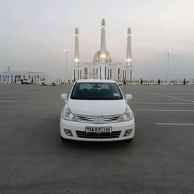 Nissan Versa 2010