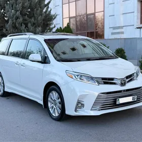 Toyota Sienna 2019