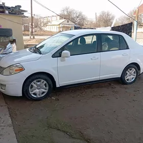 Nissan Versa 2010