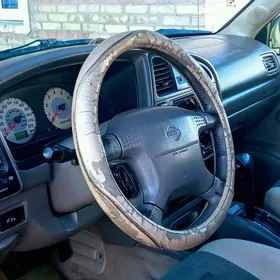 Nissan Pathfinder 2002