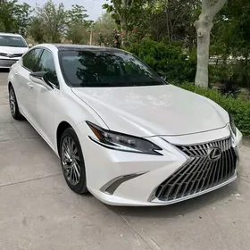 Lexus ES 350 2022