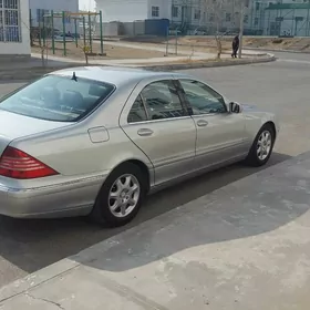 Mercedes-Benz S-Class 2000