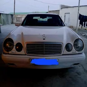 Mercedes-Benz E320 1996