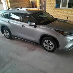 Toyota Highlander 2020