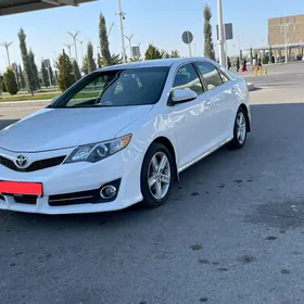 Toyota Camry 2014