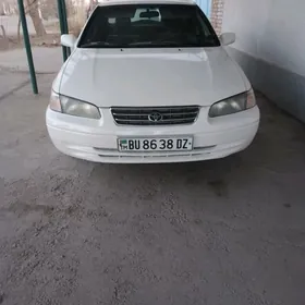 Toyota Camry 1999